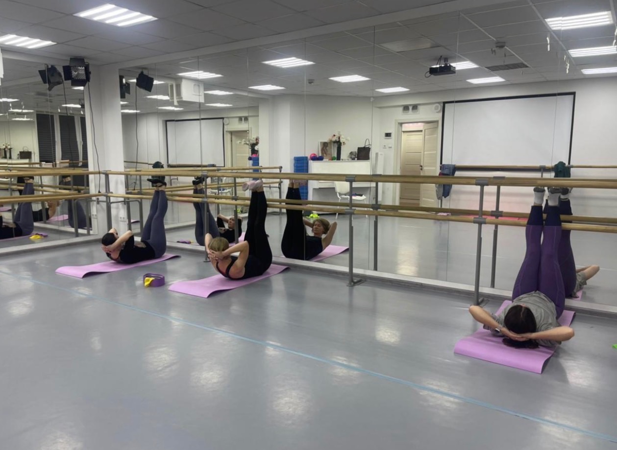 Занятие Body Ballet для взрослых в театре «Эльф»